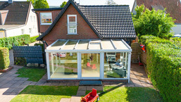 "Haus zum sonnigen Anker"