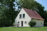 Ferienhaus in Neuenkirchen (R&uuml;gen) - Ferienhaus Remise direkt am Wasser im Gut Grubnow R&uuml;gen - Bild 1